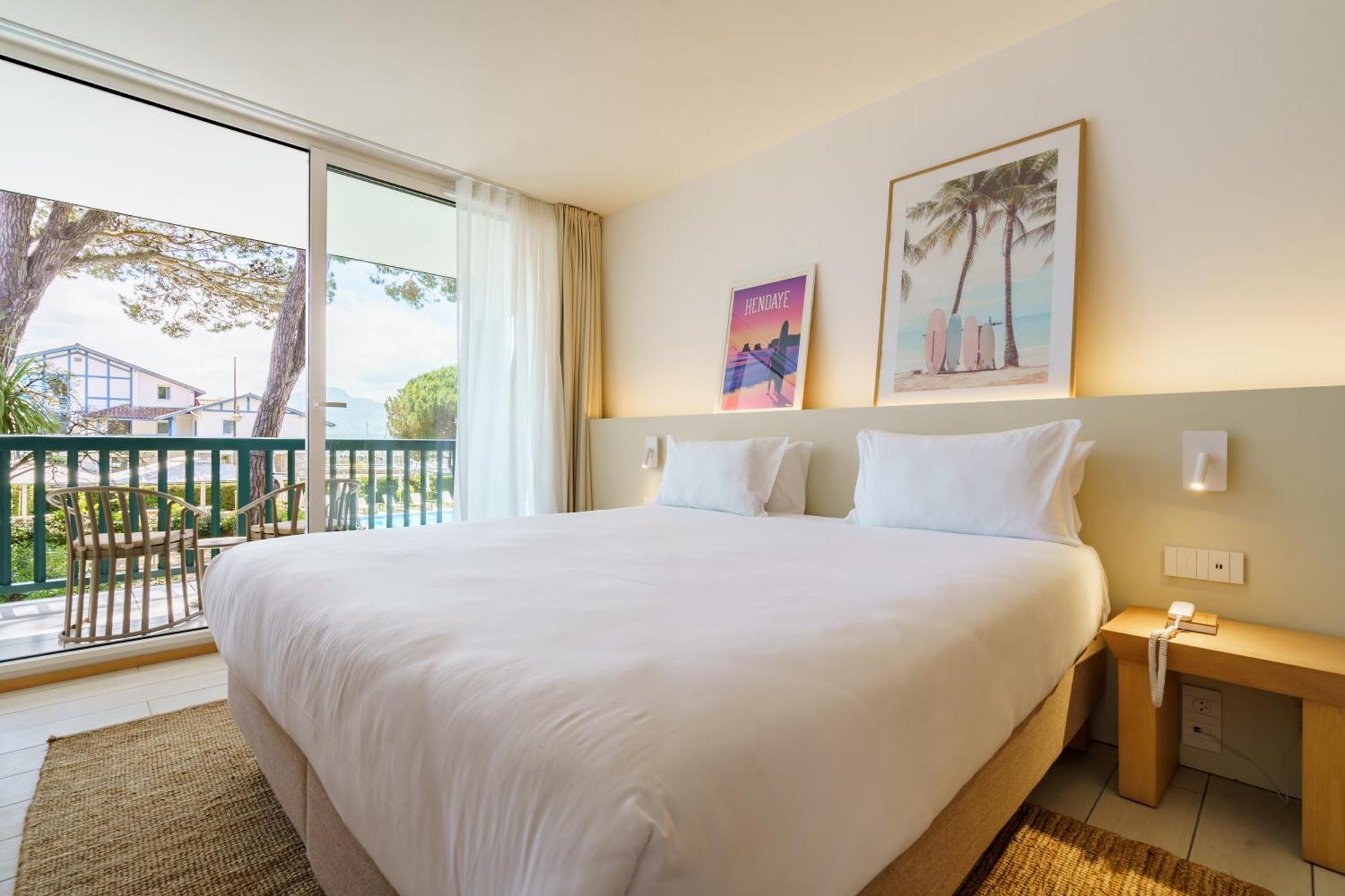 Double Room Balcony Port-Pool View